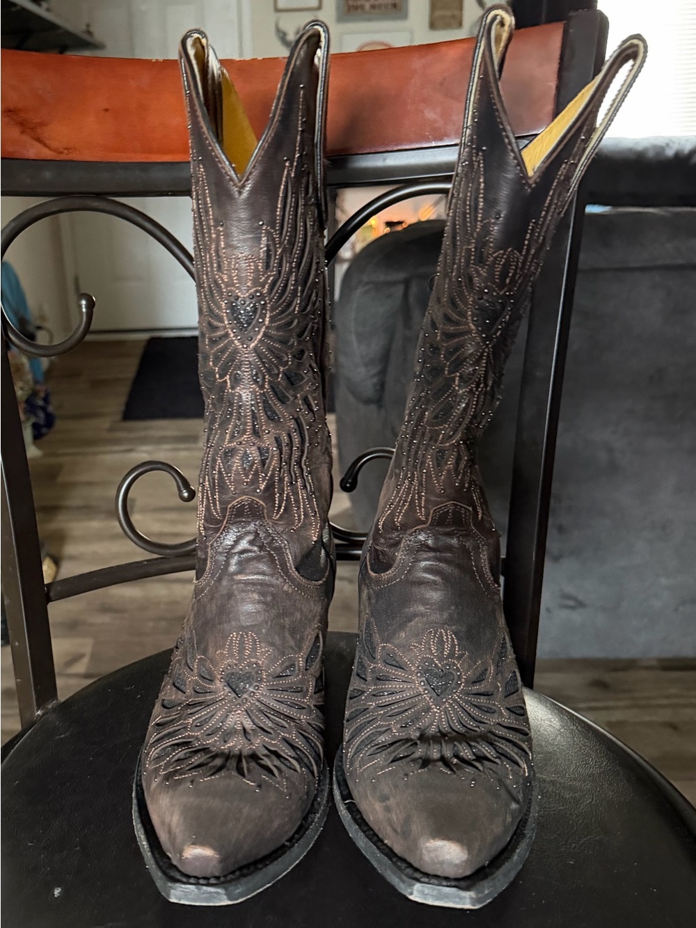 Women's Brown Embroidered Western Heeled Boots